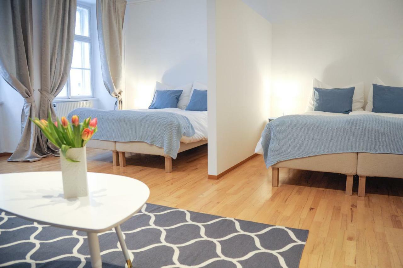City Center Apartment Вена Экстерьер фото