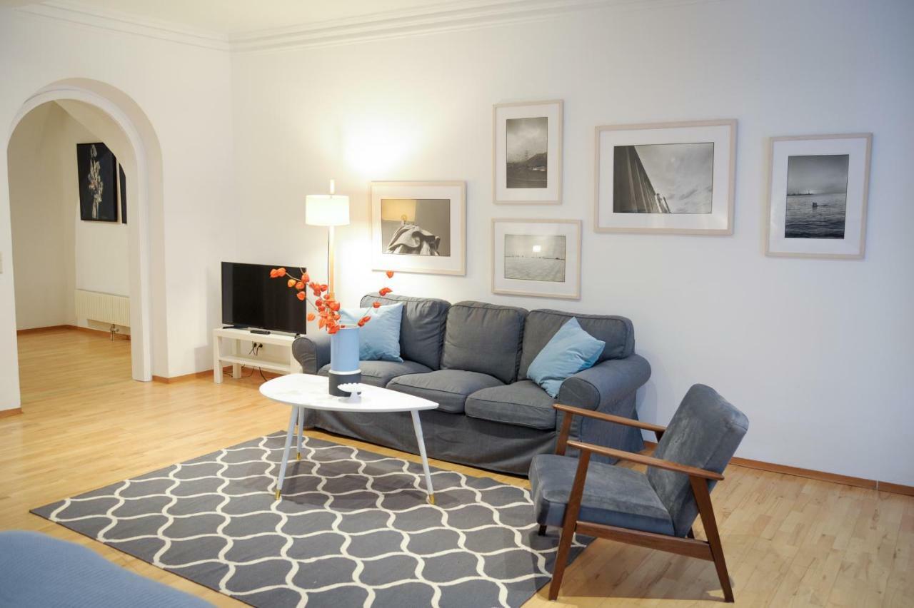 City Center Apartment Вена Экстерьер фото